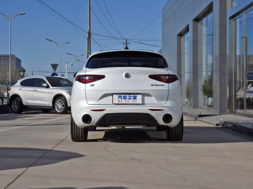 阿尔法・罗密欧 Stelvio 2021款 2.0T 280HP Veloce Ti 竞速版