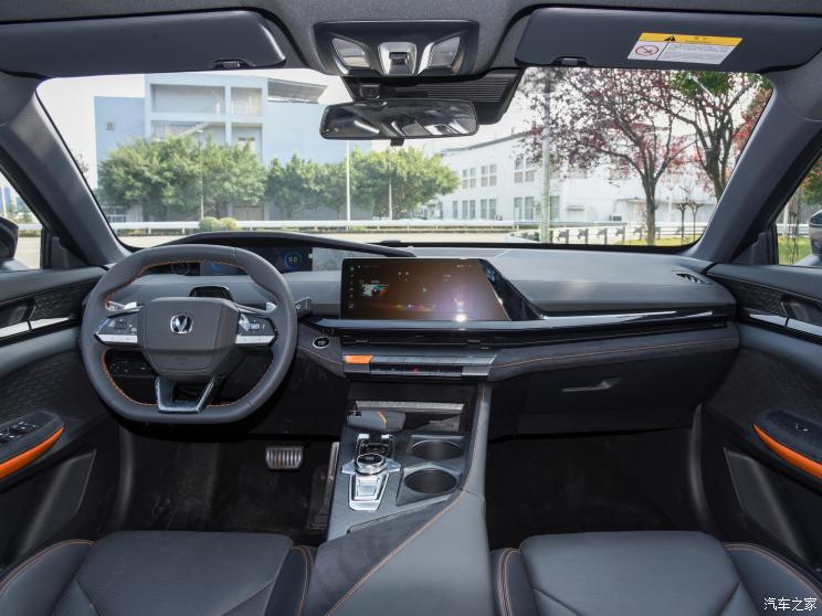 长安汽车 长安UNI-V 2022款 1.5T 运动版