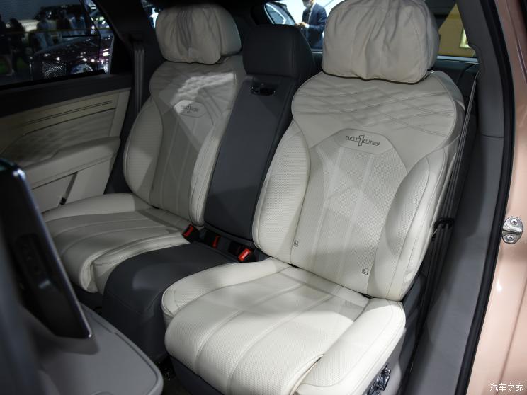 宾利 添越 2022款 4.0T V8 长轴距首发限量版