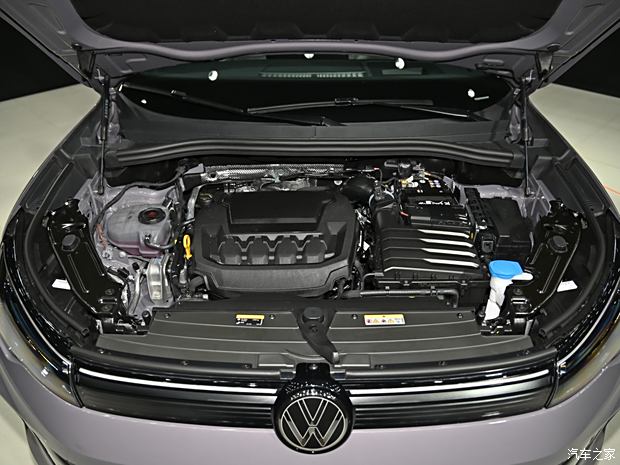 上汽大众 途观L 2024款 PRO 330TSI 两驱智领版 上汽大众 途观L 2024款 PRO 330TSI 两驱智领版